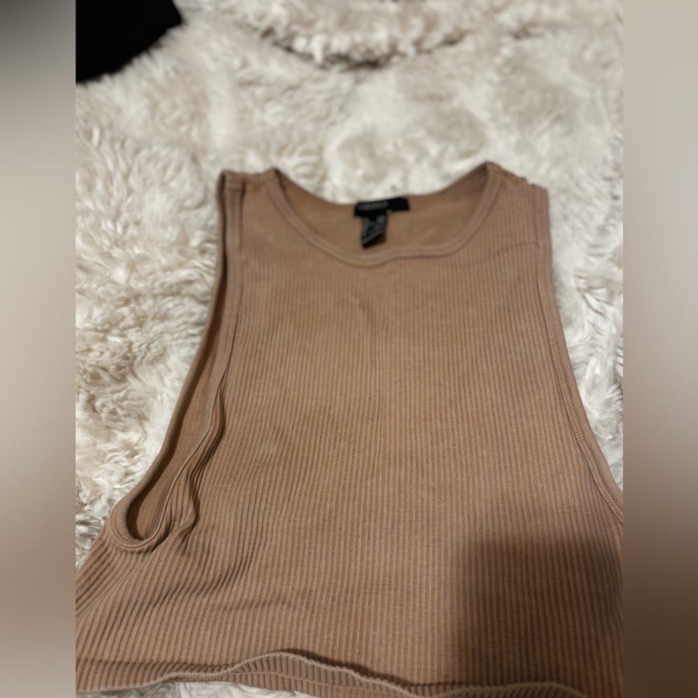 Forever 21 Cropped Sleevless Muscle shirt Ribbed
